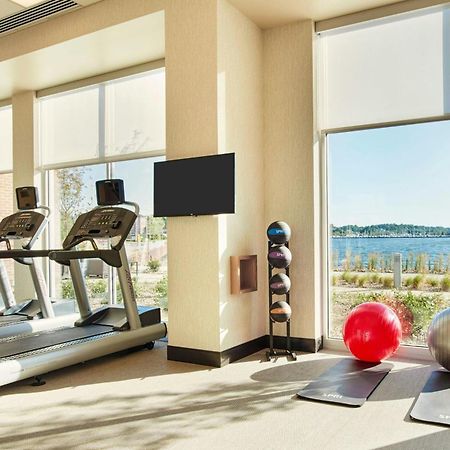 Courtyard By Marriott Erie Bayfront Hotel Exterior foto